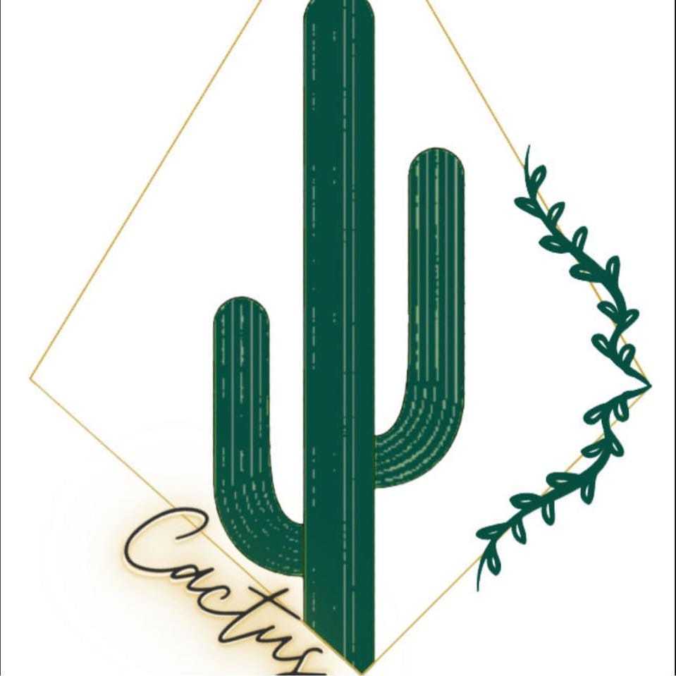 Portrait of Itzel, a professional stylist at Cactus Hair Salon, showcasing their expertise and style.